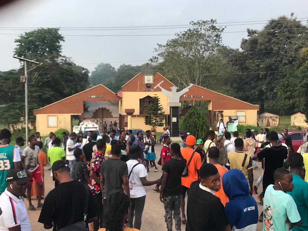 MAPOLY students protest over hike in fees