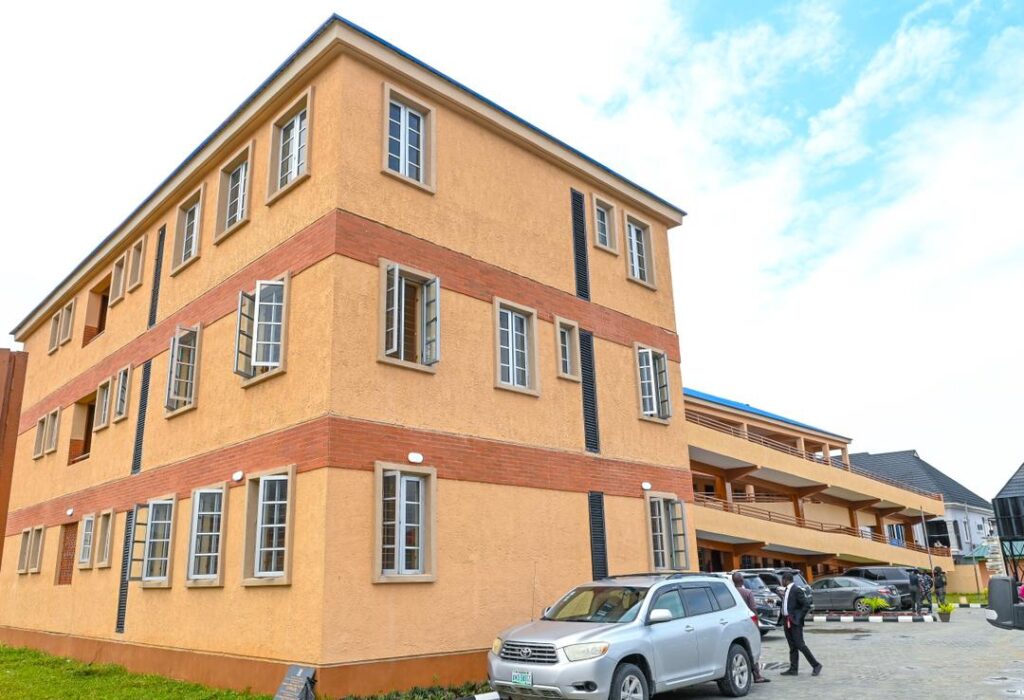 Sanwo-Olu inaugurates 15-classroom block at Ogombo Senior High School