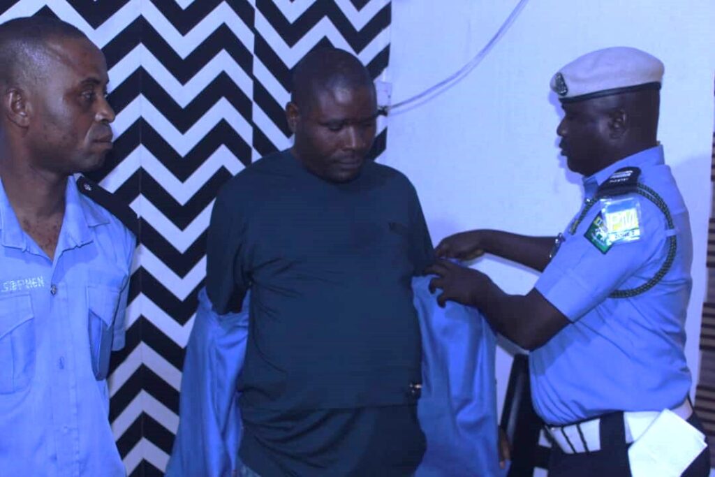 Two police officers dismiss for armed robbery, official corruption, illegal duty