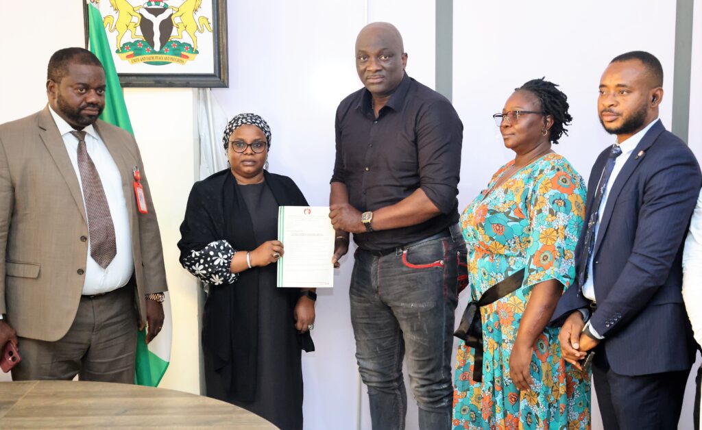 Asset recovery: EFCC hands over property recovered from fraud victim