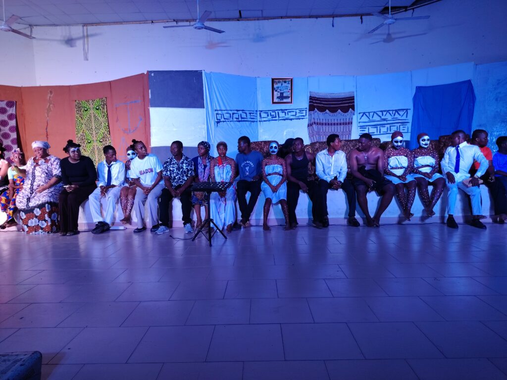 A theatrical production directed by a student of the Department of Theatre and Film Studies at the University of Uyo (UNIUYO) has set a new assessment standard in directing concept, according to Professor Imo Emenyi of the university’s Department of English.
Emenyi asserted while serving as external examiner during the staging of Professor Uwemedimo Atakpo’s play, ISADOK, presented as part of the requirements for the award of a doctorate in Theatre and Film Studies to Mr Asukwo Etuk.