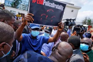 Sanwo-Olu with the protesters