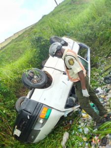 13 injured as commercial bus plunges into ditch on Lagos-Ibadan Expressway