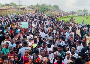 MAPOLY students protest over hike in fees