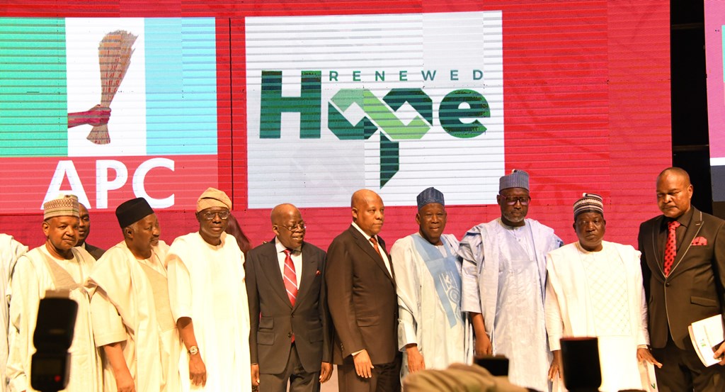 Tinubu meets business leaders in Lagos, presents economic blueprint