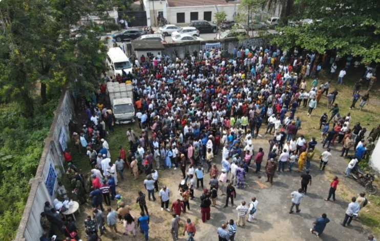 EFCC public auction: Thousands of Nigerians jostle for 435 cars in Lagos