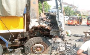 Pandemonium as Hausa truck driver kills tricycle rider in A’ Ibom
