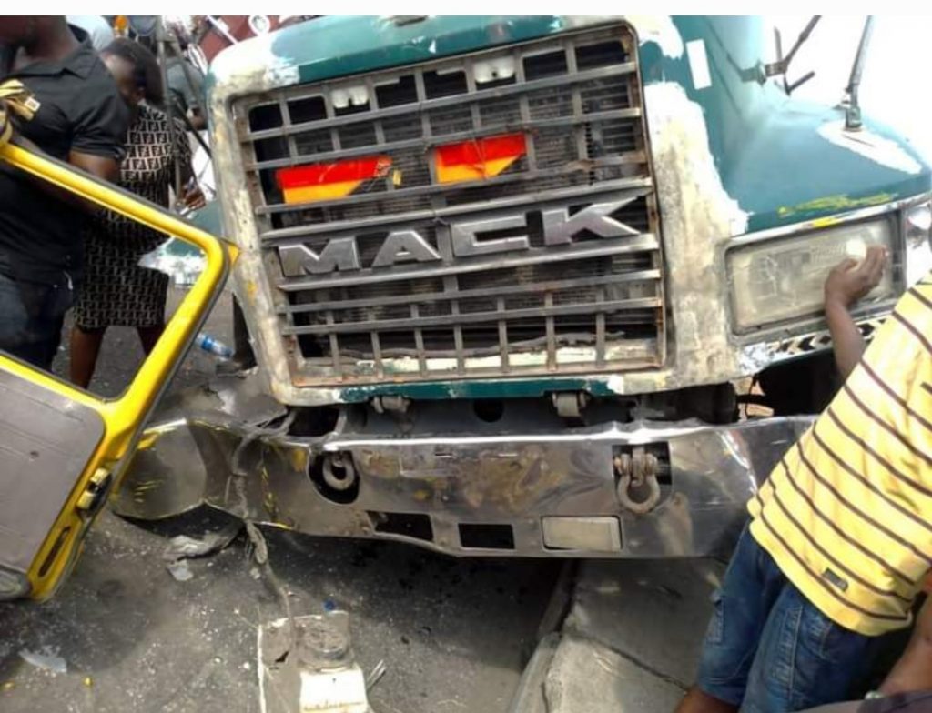 Falling container kills driver in Lagos