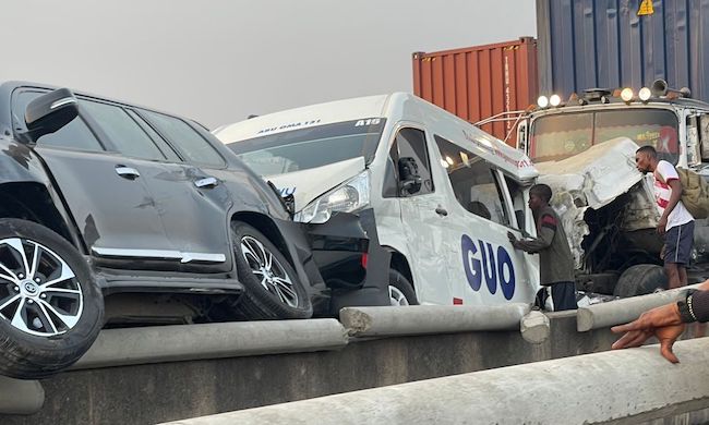 One killed, 10 injured as truck rams into six vehicles on Lagos-Ibadan Expressway