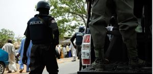 Mob sets suspected robber ablaze in Anambra
