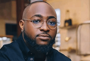 Highly-rate Nigerian singer, David Adeleke, aka Davido, has shocked his fans as he deleted almost all his Instagram posts. As of the time of filing this report, the singer, whose return to social media is anticipated by many, had removed his profile picture and deleted over 4,000 posts from his timeline. Davido left only three pictures: one of his son, Ifeanyi Adeleke, who passed away in November 2022; one of him and his wife, Chioma; and one of his performance at the World Cup in Qatar. Although some fans see this as a greenlight that the singer is coming back soon, others are worried that Davido might be going through a lot. Recall that the singer was reported to be making his return to Instagram in March, with many anticipating the return. The singer arrived in Qatar ahead of his appearance at the FIFA 2022 World Cup’s closing ceremony. That was the singer’s second public appearance since the tragic passing of his beloved son, Ifeanyi, in October.