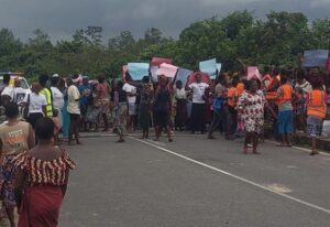 Diri's reelection bid suffers setback as Opu-Nembe indigenes protest his visit