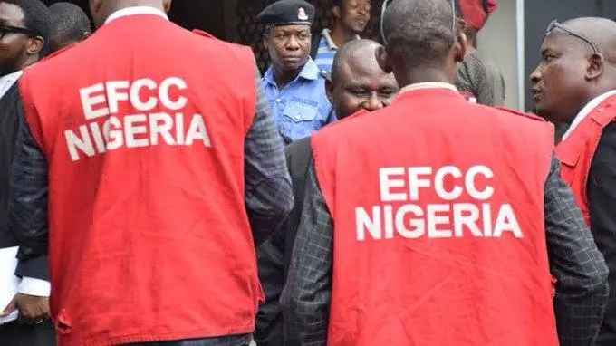 EFCC arrests 17 suspected “Yahoo Boys” in Uyo