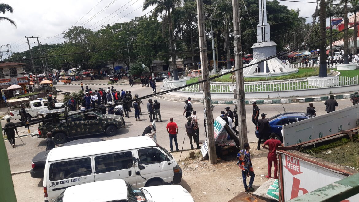 Security hurls teargas canisters at youths protesting non-payment of 5% oil derivation