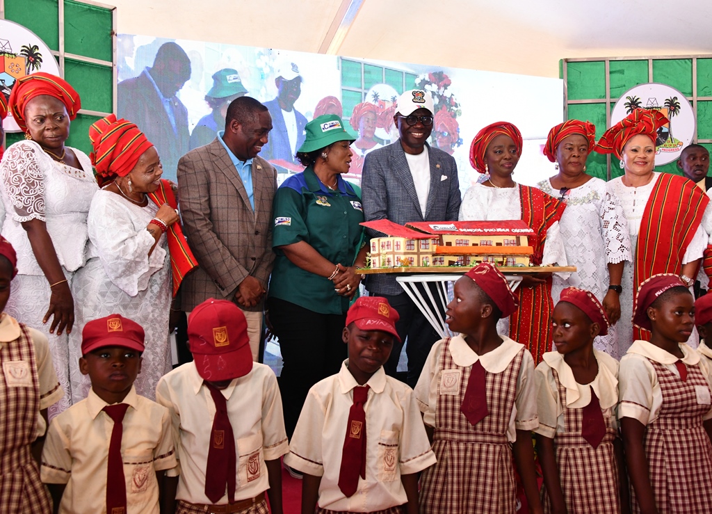 Sanwo-Olu inaugurates 15-classroom block at Ogombo Senior High School