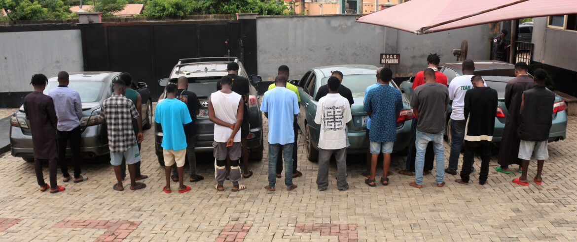 EFCC nabs 20 alleged Internet fraudsters in Ibadan