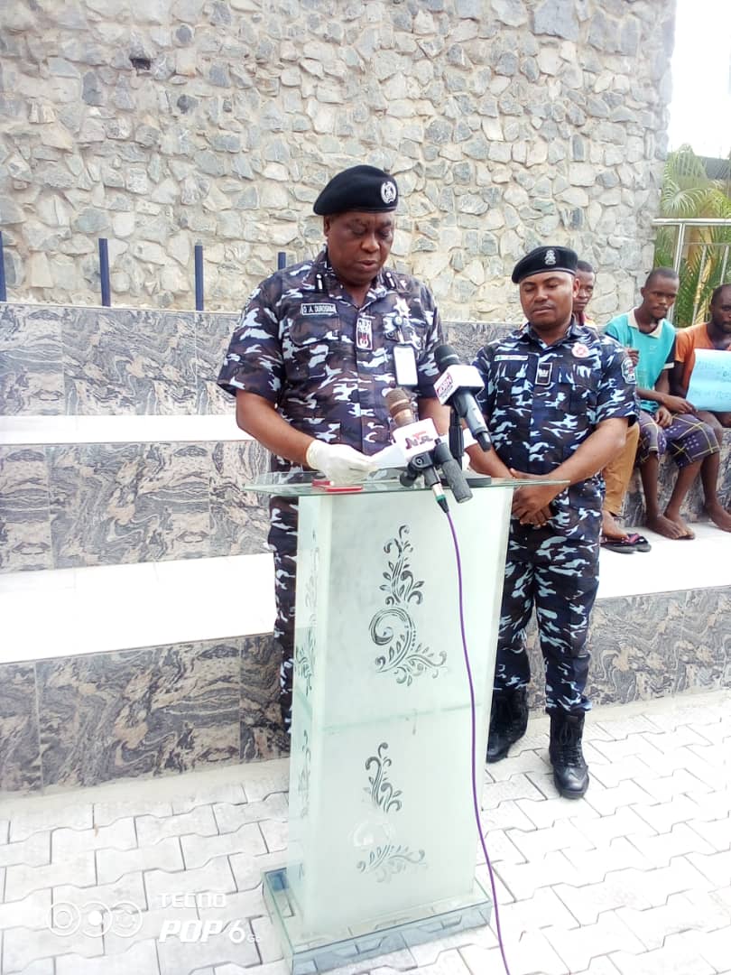 Police arrest 562 suspects