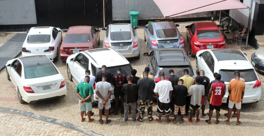 EFCC arrests 20 alleged Internet fraudsters in Ibadan