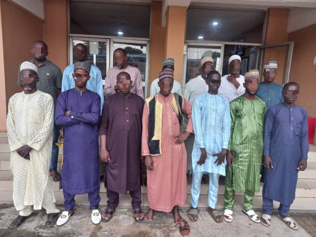 EFCC arrests 13 fake BDC operators in Lagos