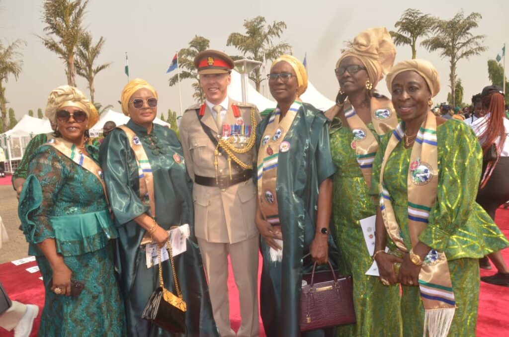 Female veterans preach solidarity among surviving officers