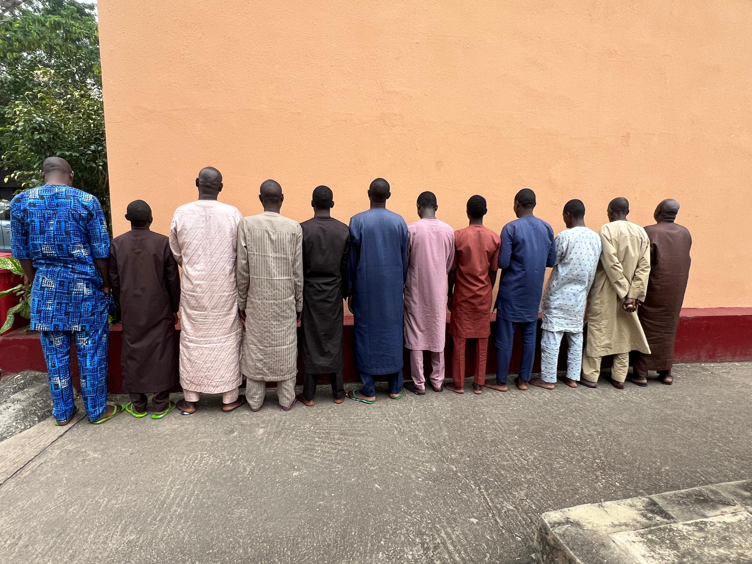 EFCC arrests 12 suspected illegal BDC operators in Lagos