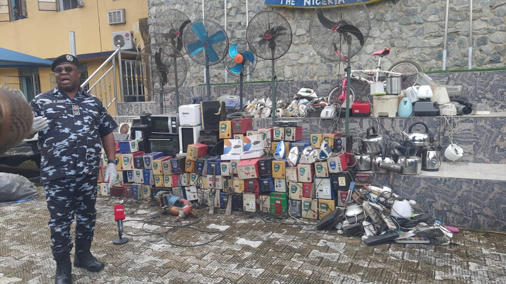 Police nab tricycle robbery syndicate, recover 72 phones