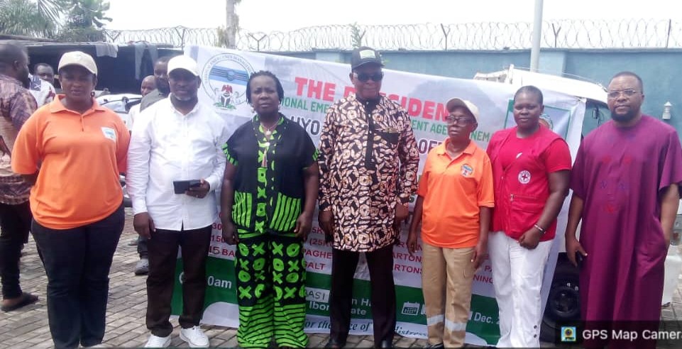 A'Ibom: NEMA distributes relief materials to erosion, flood victims