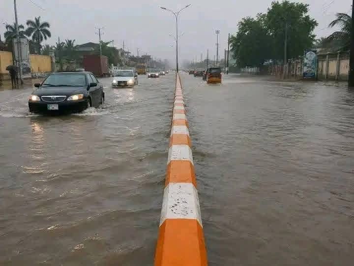 Residents of Uyo have called on the Akwa Ibom State Government to urgently tackle the city's persistent flooding following a downpour that inundated several communities on Wednesday, 8 July 2026, leaving homes and roads submerged, trapping residents indoors and disrupting movement across the state capital. Journalists and other residents lamented the scale of the flooding, attributing it largely to blocked and poorly maintained drainage systems.