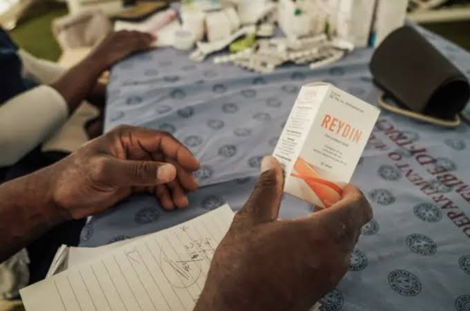 Returning migrants strain Zimbabwe's HIV treatment system