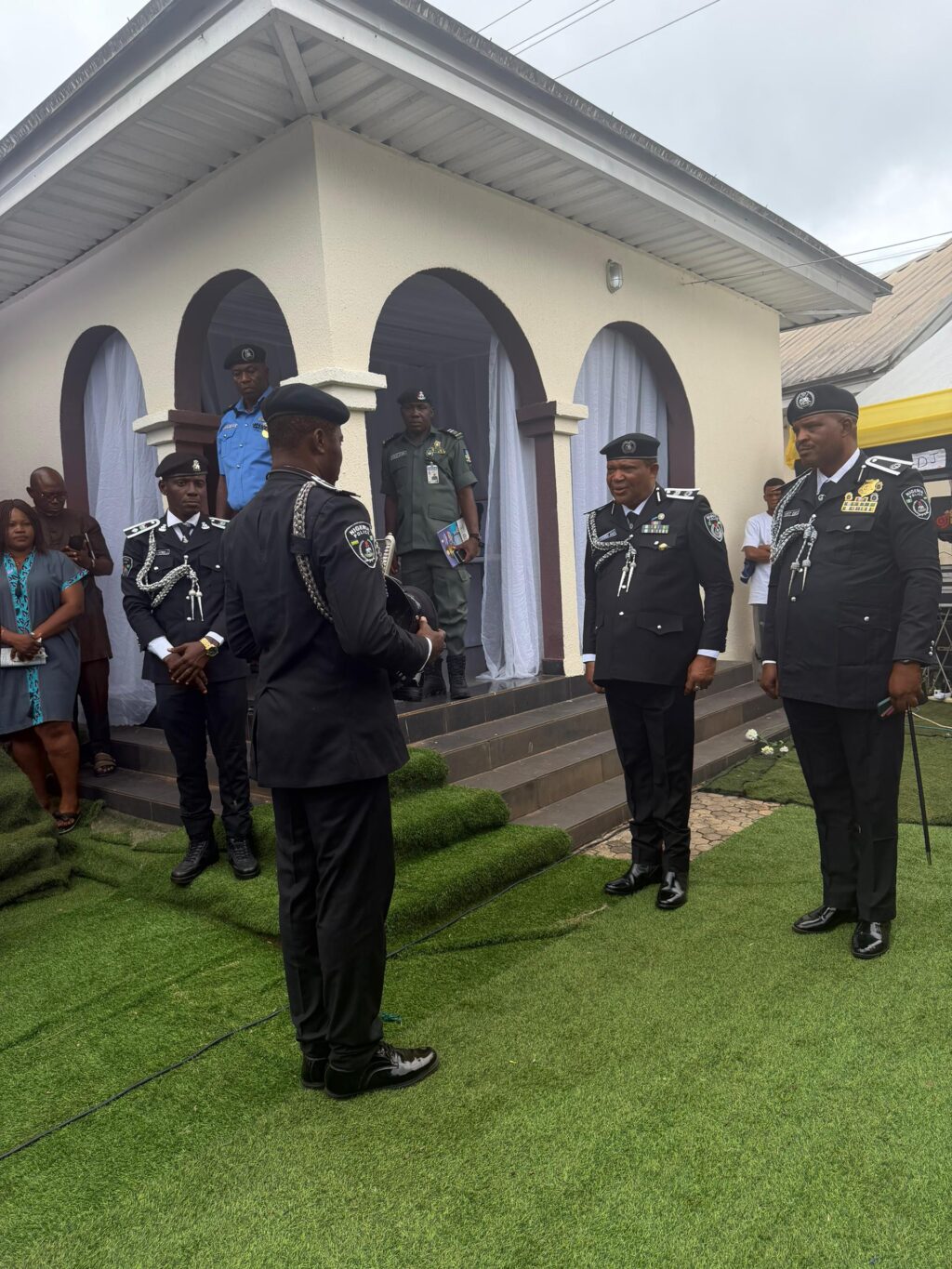Police honour Retired AIG Ezeozue at Nanka funeral
