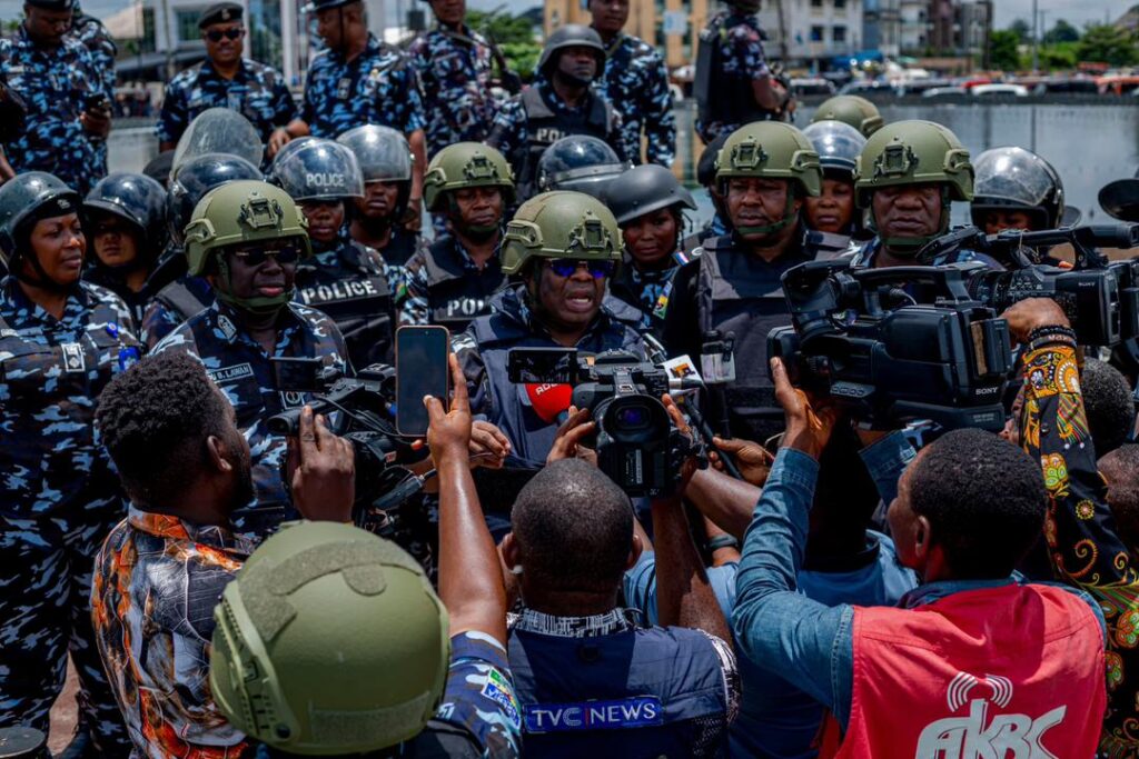 2027: A’Ibom police warn thugs as Uyo gets show of force