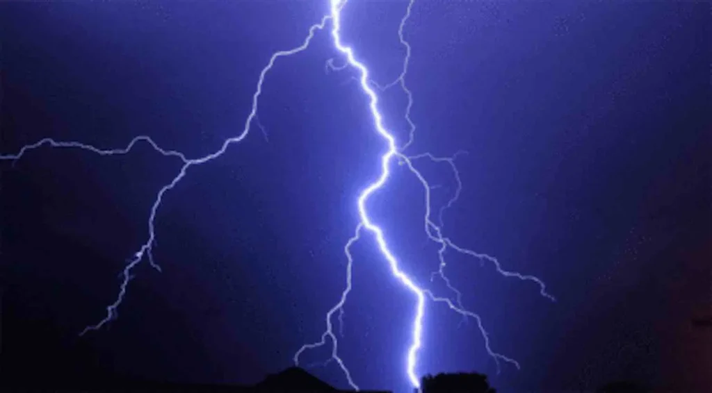 Man, 19 dies after suspected lightning strike in Enugu