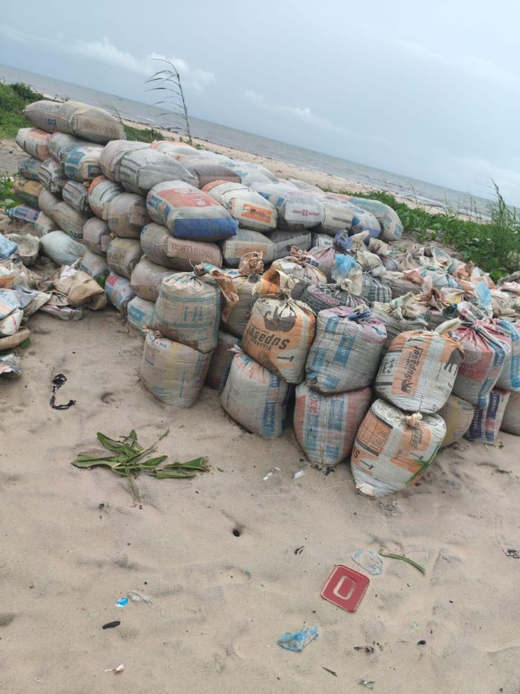 Police arrest illegal mining suspect, recover titanium ore