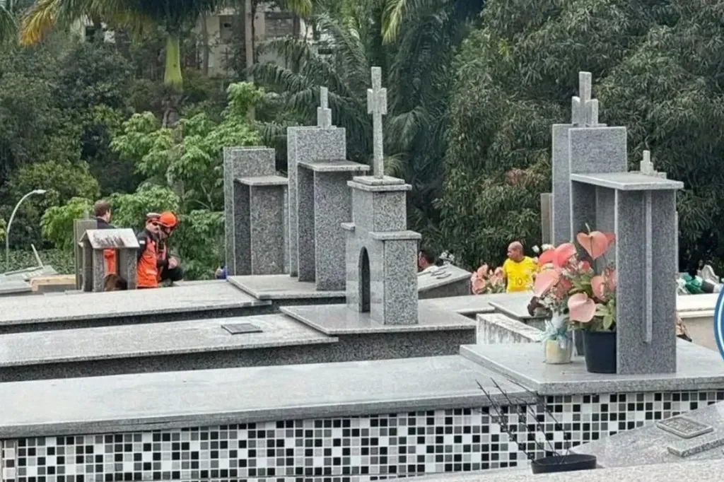 Man dies after gravestone collapses in Brazil